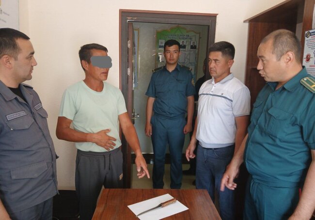 Житель Самаркандской области ходил по улицам Джизака с ножом