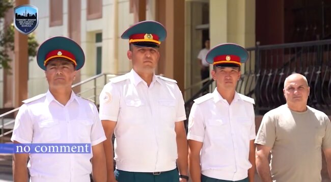 В Ташкенте наградили сотрудников ОВД и гражданина, которые вместе задержали преступника