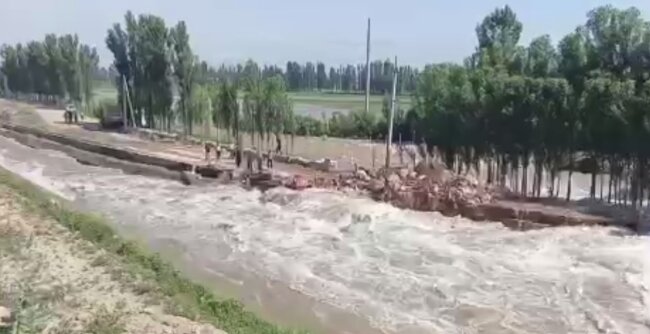 560 домов Андижанской области оказались затоплены водой из Южного Ферганского канала