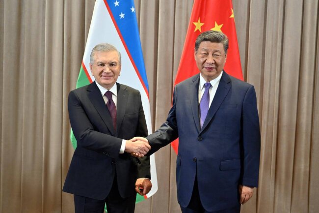 В Астане состоялась встреча Шавката Мирзиёева и Си Цзиньпина