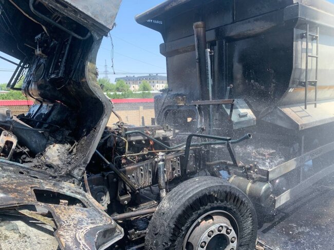 В Ташкенте полностью сгорел грузовик «MAN»
