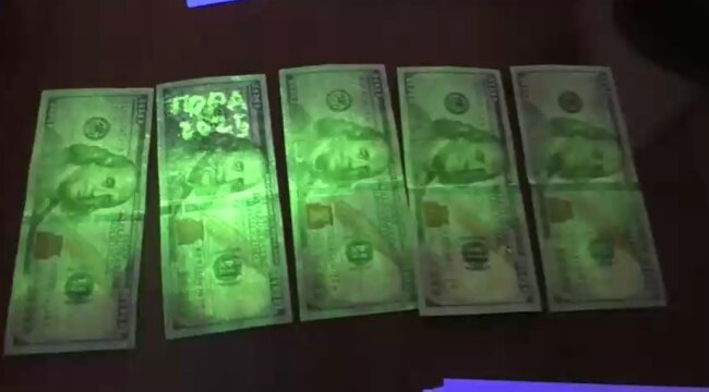 В Хорезме и Фергане госслужащие попались на взятках