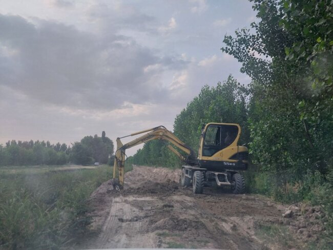 В Ферганской области водитель экскаватора получил крупный штраф от экологов