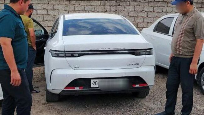 В Сырдарье мужчина лишился автомобиля «BYD» из-за долга в 22,6 млн сумов