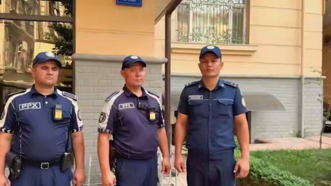 В Мирабадском районе сотрудники органов внутренних дел спасли мужчину