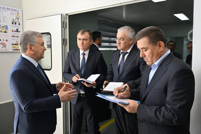 Шавкат Мирзиёев прибыл в Кашкадарьинскую область и посетил предприятие-экспортера «Alp texno servis»