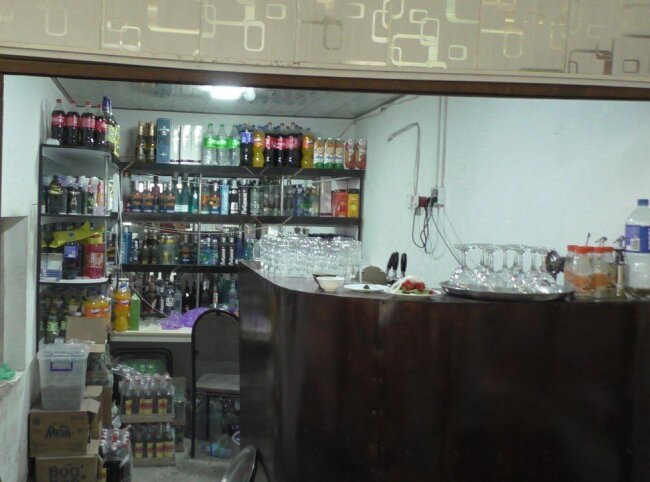 В Самарканде выявили несколько магазинов, в которых торговали непригодным к употреблению алкоголем