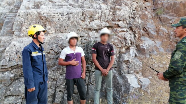 Двое туристов заблудились в горах Ургута