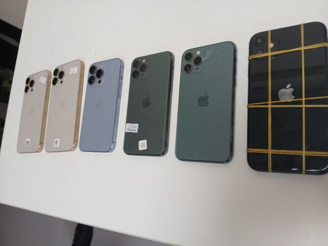 В Ташкентской области гражданин попытался в штанах пронести, через таможню, 6 мобильных телефонов «iPhone»