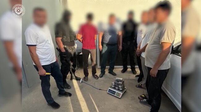 В Денау задержан мужчина с 9кг наркотиков