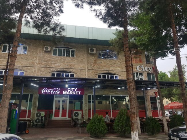 Крупный долг погашен: Нежилое здание в Фергане спасено от аукциона