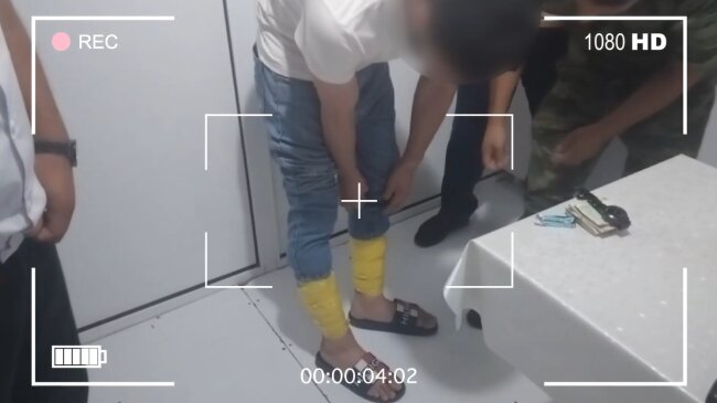 Сотрудники таможенного поста в Ферганской области пресекли контрабанду лекарств, спрятанных под одеждой