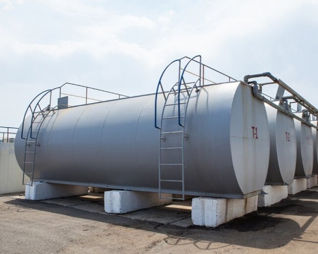 На двух АЗС в Самарканде продавали некачественный бензин АИ-92