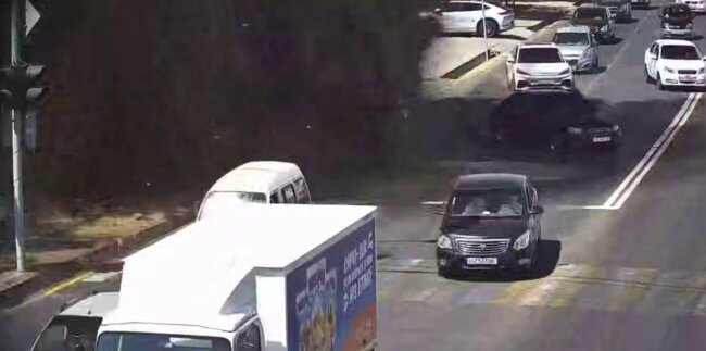 В Ташкенте произошёл разрыв водопровода, фонтан воды поднялся на десятки метров вверх