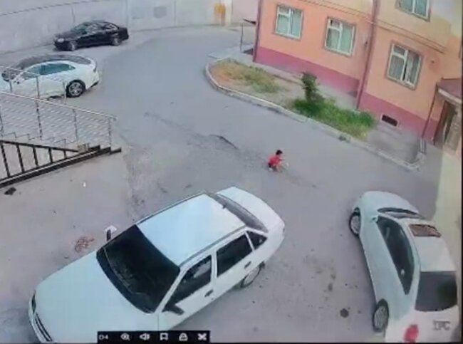 55-летняя женщина задавила трёхлетнего ребёнка в Маргилане, однако инцидент произошёл ещё в мае