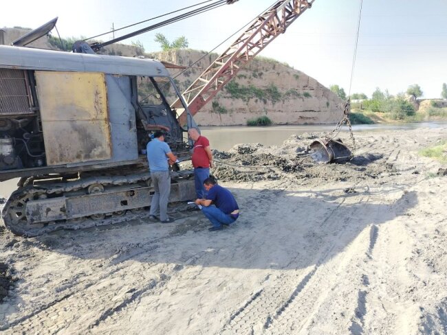 В Самарканде мужчина заплатит крупный штраф за незаконную добычу чёрного песка
