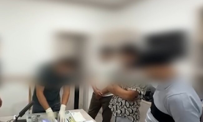 В Бухаре злоумышленник шантажировал мужчину доносом, требуя 2 500 долларов США