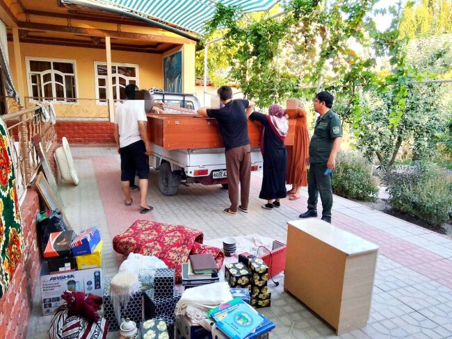 В Андижане сотрудники БПИ помогли вернуть приданное невесты, оставленное в доме мужа