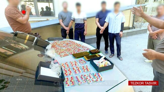 В Чирчике задержали двух жителей Ферганской области, перевозивших психотропы и наркотики