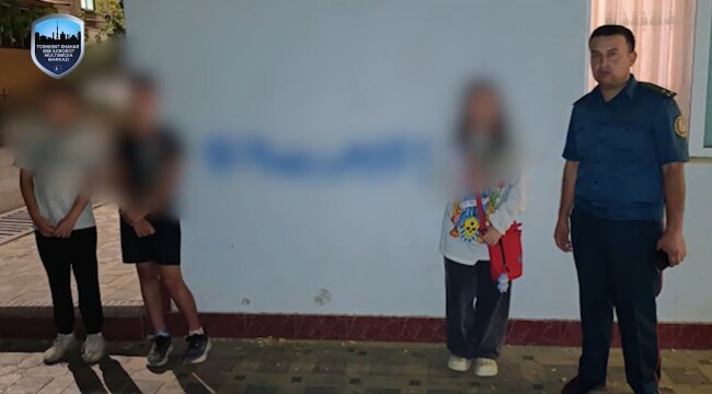 В Юнусабадском районе девочка и два мальчика рекламировали наркошопы