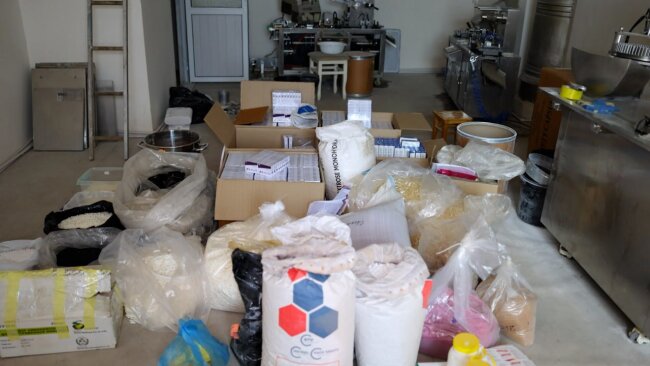 Предприятие по производству БАДов в Ташкенте на самом деле производило поддельные лекарственные препараты