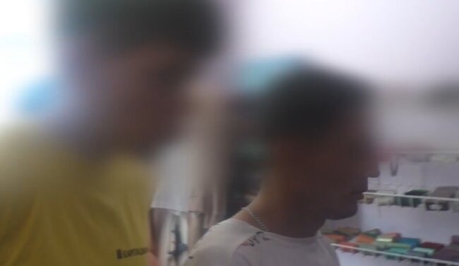 В Бухаре двое мужчин шантажировали девушку, требуя за её интимные фото и видео 100 млн сумов