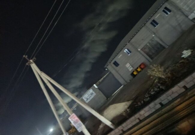 В Ферганской области семейное предприятие загрязняет воздух