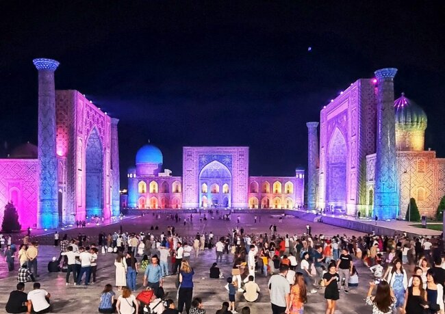 Приток туристов в Узбекистан продолжает стремительно расти