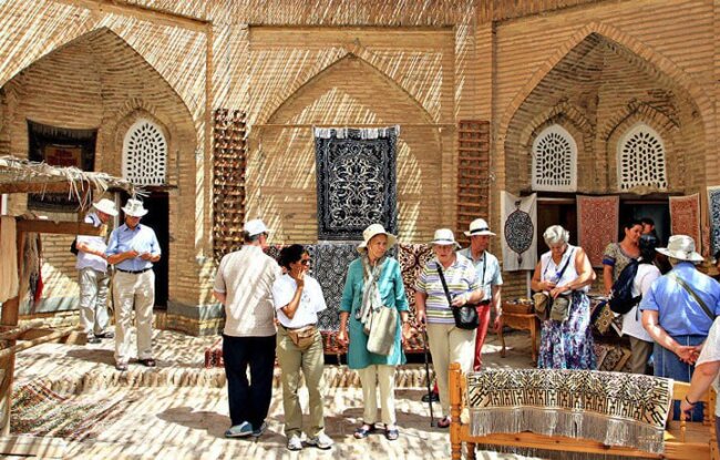 В Узбекистане подсчитали средний возраст иностранных туристов