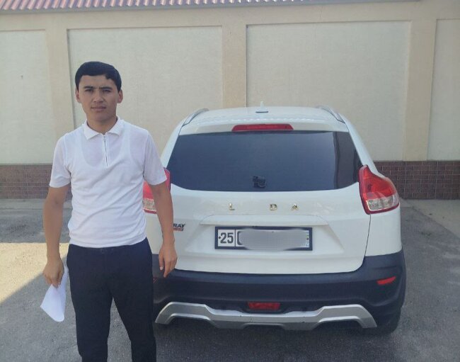 «Lada XRAY» жителя Джизака может уйти с молотка, если он не выплатит долги по алиментам