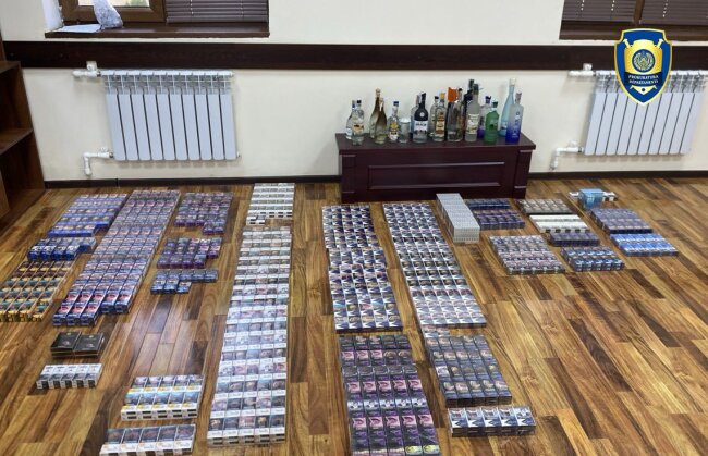 В одном из магазинов Самаркандской области продавали палёную водку и контрабандные сигареты