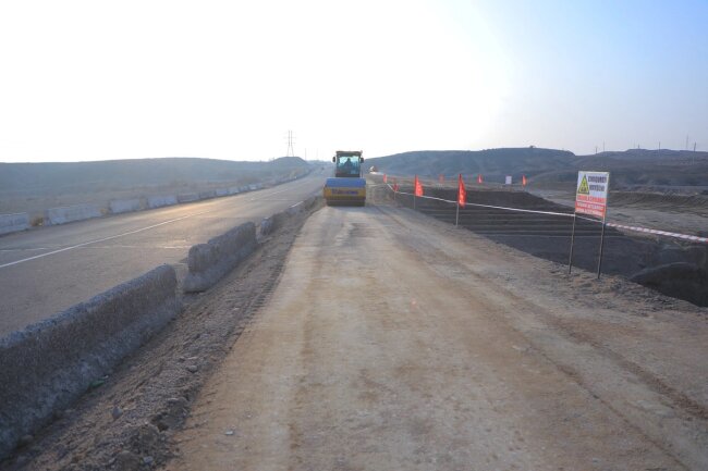 Китайцы реконструируют автомобильную дорогу в Наманганской области