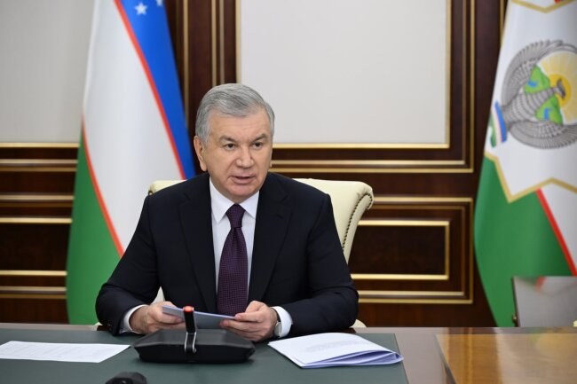 Шавкат Мирзиёев провёл расширенное совещание по вопросам уборки хлопка и подготовки к осенне-зимнему периоду