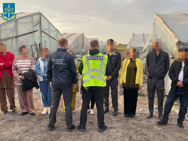 На территории Украины 13 граждан Узбекистана держали в рабстве