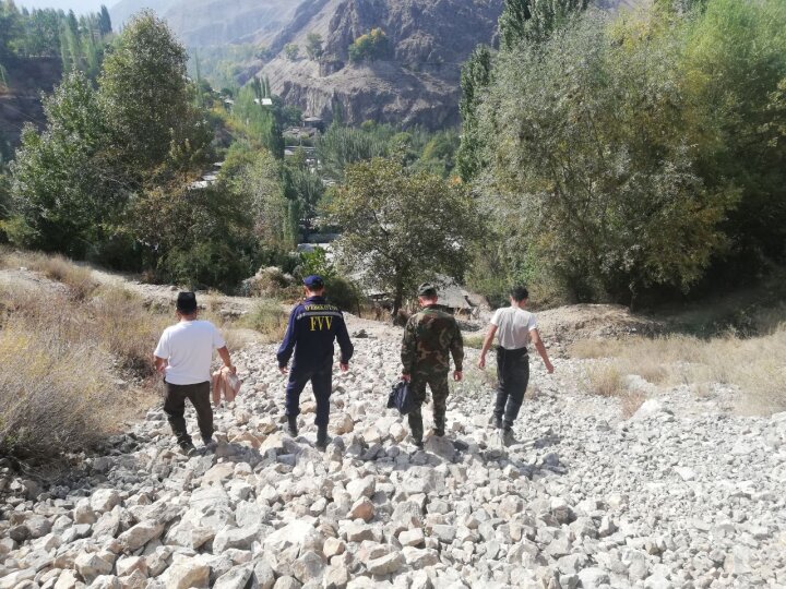 Двое туристов заблудились в горах Ферганской области