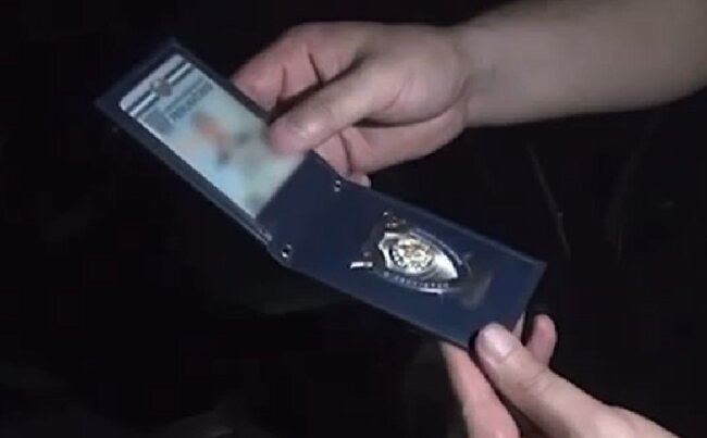 В Термезе следователь прокуратуры задержан при получении взятки