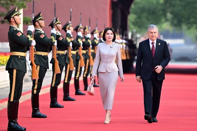 Шавкат Мирзиёев принял участие в торжественном военном параде на площади Тяньаньмэнь