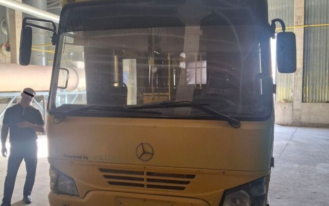 В Джизаке у ООО конфисковали автобус из-за долга по электроснабжению