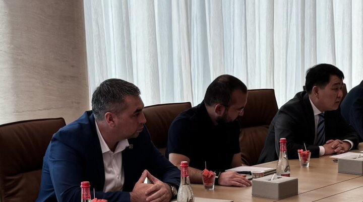 Узбекистан представил опыт внедрения ИИ в ОАЭ