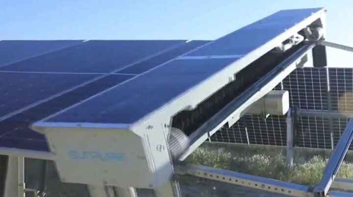 Очисткой солнечных панелей в Узбекистане занимаются роботы
