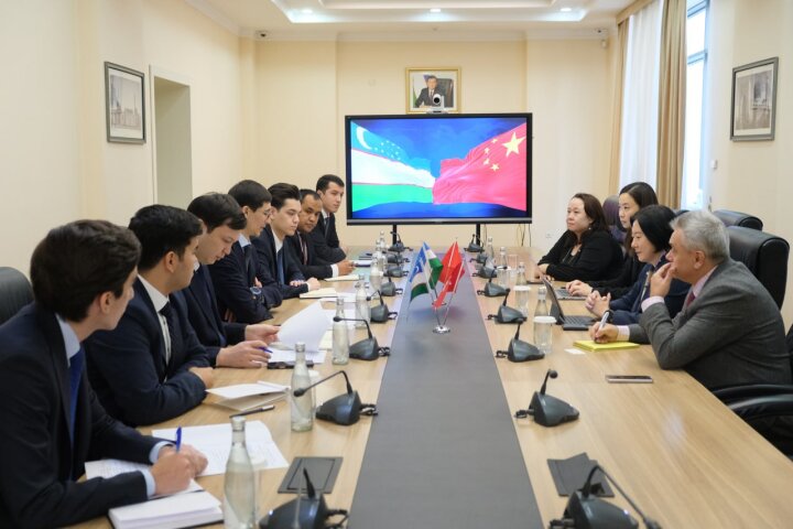 Узбекистан привлекает гонконгский капитал в ключевые отрасли