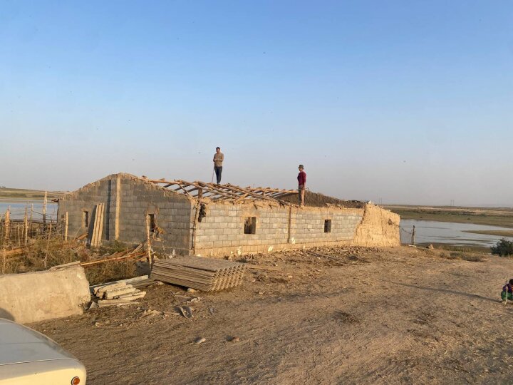 В Джизаке сотрудники БПИ принудительно снесли незаконные строения