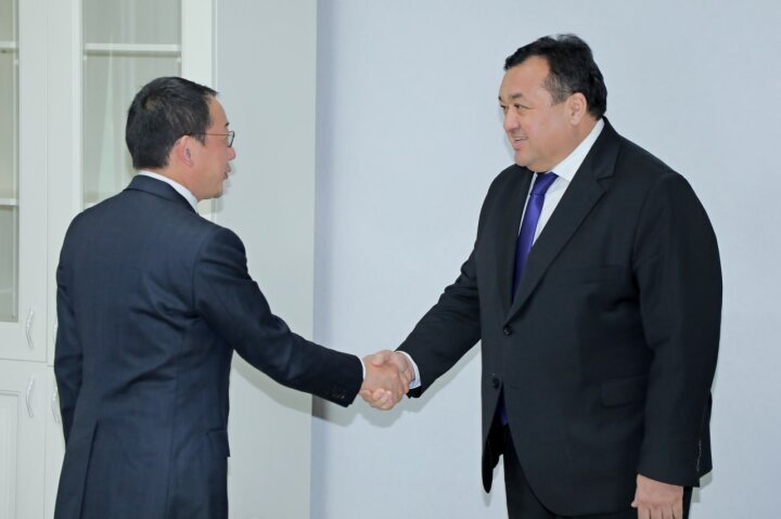 Замминистра инвестиций, промышленности и торговли Узбекистана встретился с директором Okamoto Corporation