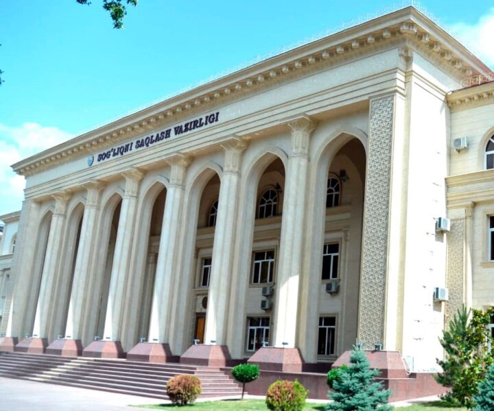 Минздрав Узбекистана объяснил заболевания у детей сезонностью