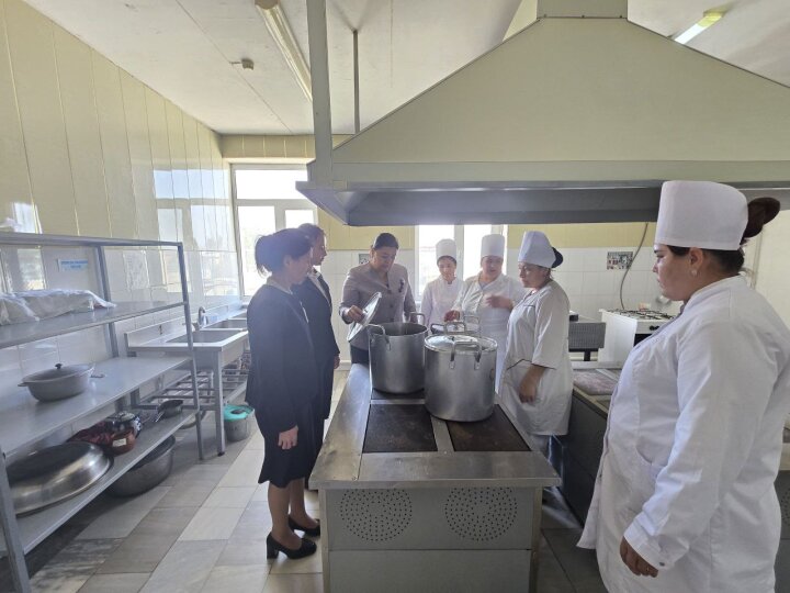 В Навои обсудили здоровое питание и безопасность в детских садах