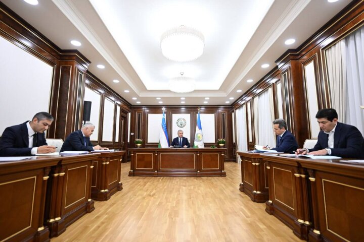 Шавкат Мирзиёев поручил активно применять космические технологии в экономике