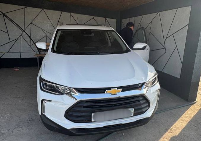 В Джизаке "Tracker" и "Lacetti" должников ушли на аукцион