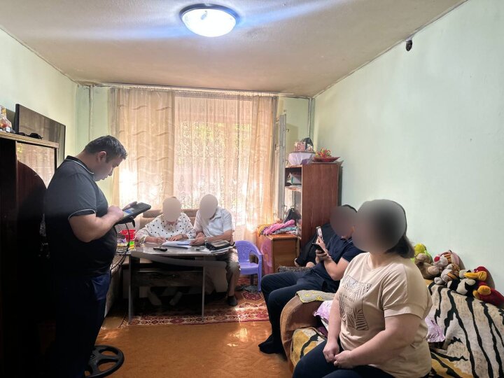 В Ташкенте 40-летняя женщина выгнала свою 71-летнюю мать из дома