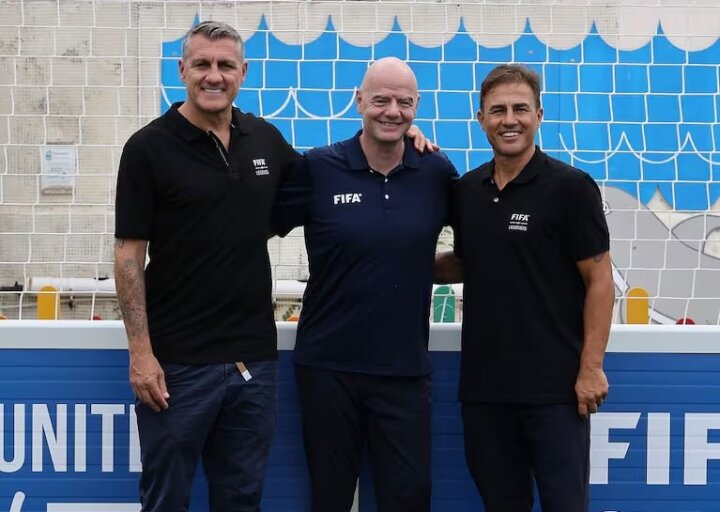 Президент ФИФА поздравил нового главного тренера сборной Узбекистана по футболу