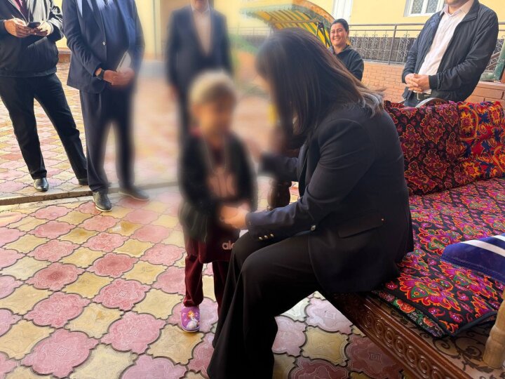 Детский омбудсмен навестила детей в семейном детском доме Наманганской области